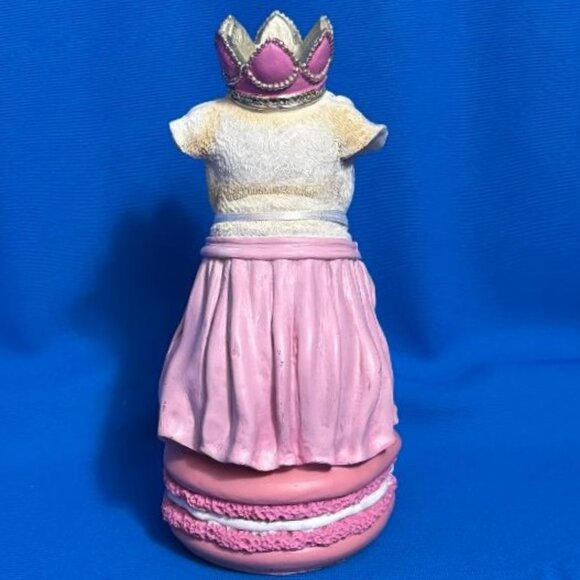 NEW NWT PUG PRINCESS LOVE & MACARON GORGEOUS PUPPY DOG STATUE FIGURE DECORATION - Picture 6 of 15